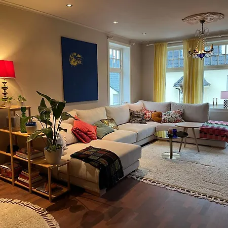 וילה Spacious Close To The City-centre And Ons