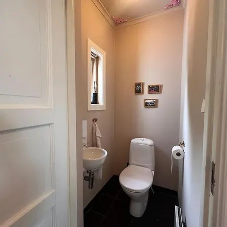 וילה Spacious Close To The City-centre And Ons