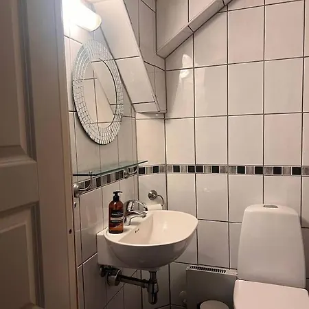Spacious Close To The City-centre And Ons